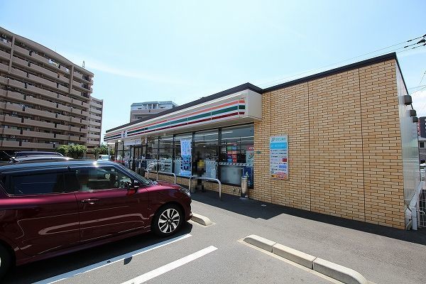 【北九州市小倉南区津田新町のアパートのコンビニ】