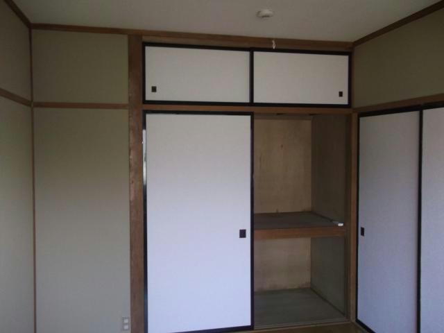 収納　押入