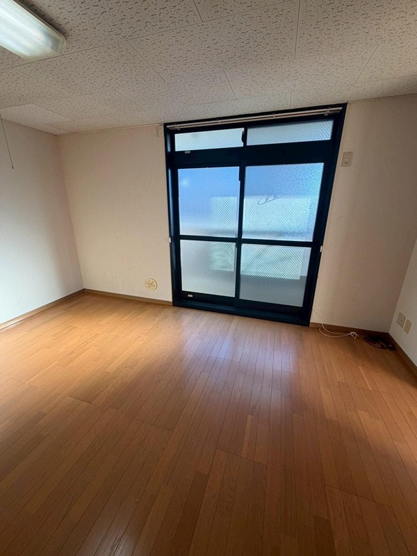 居室・リビング　フローリングの室内です。