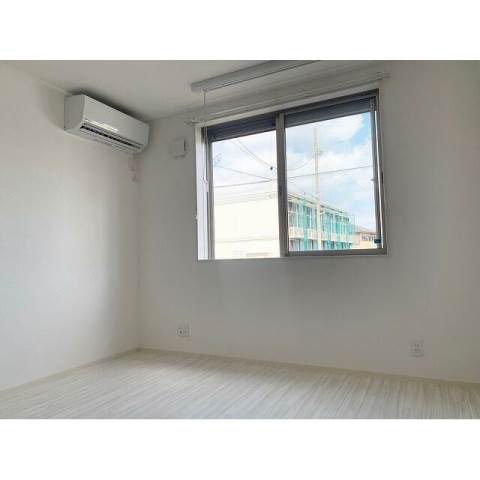 居室・リビング　Ａｍｂｉｔｉｏｎ本千葉の洋室