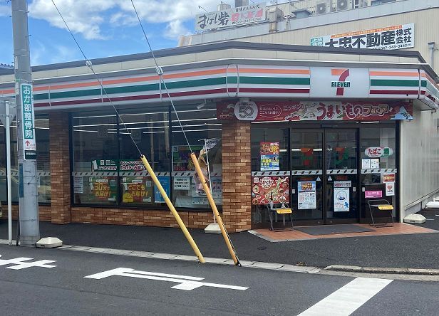 コンビニ　セブンイレブン（コンビニ）まで350m
