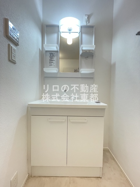 洗面設備　嬉しい洗面台は独立タイプ！