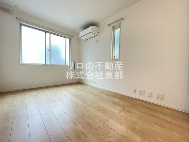 居室・リビング　自由に家具を配置できる広々としたリビングです♪