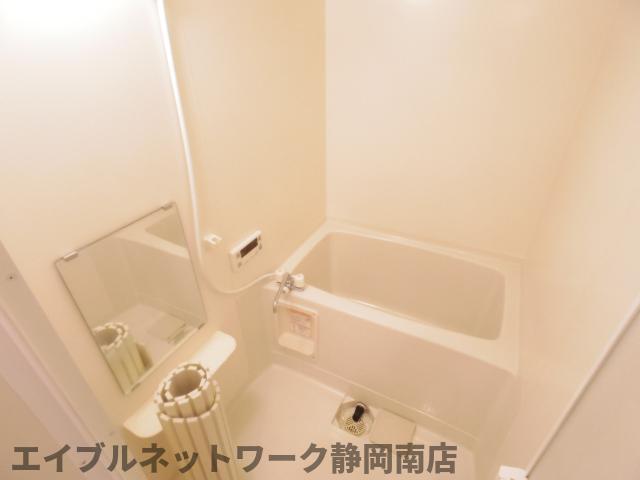 バス・シャワールーム　きれいなお風呂です