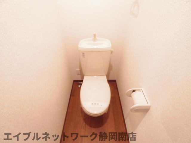 トイレ　清潔感のあるトイレです