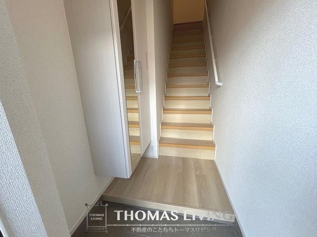 玄関　※建築中の為、同型シリーズのお写真です