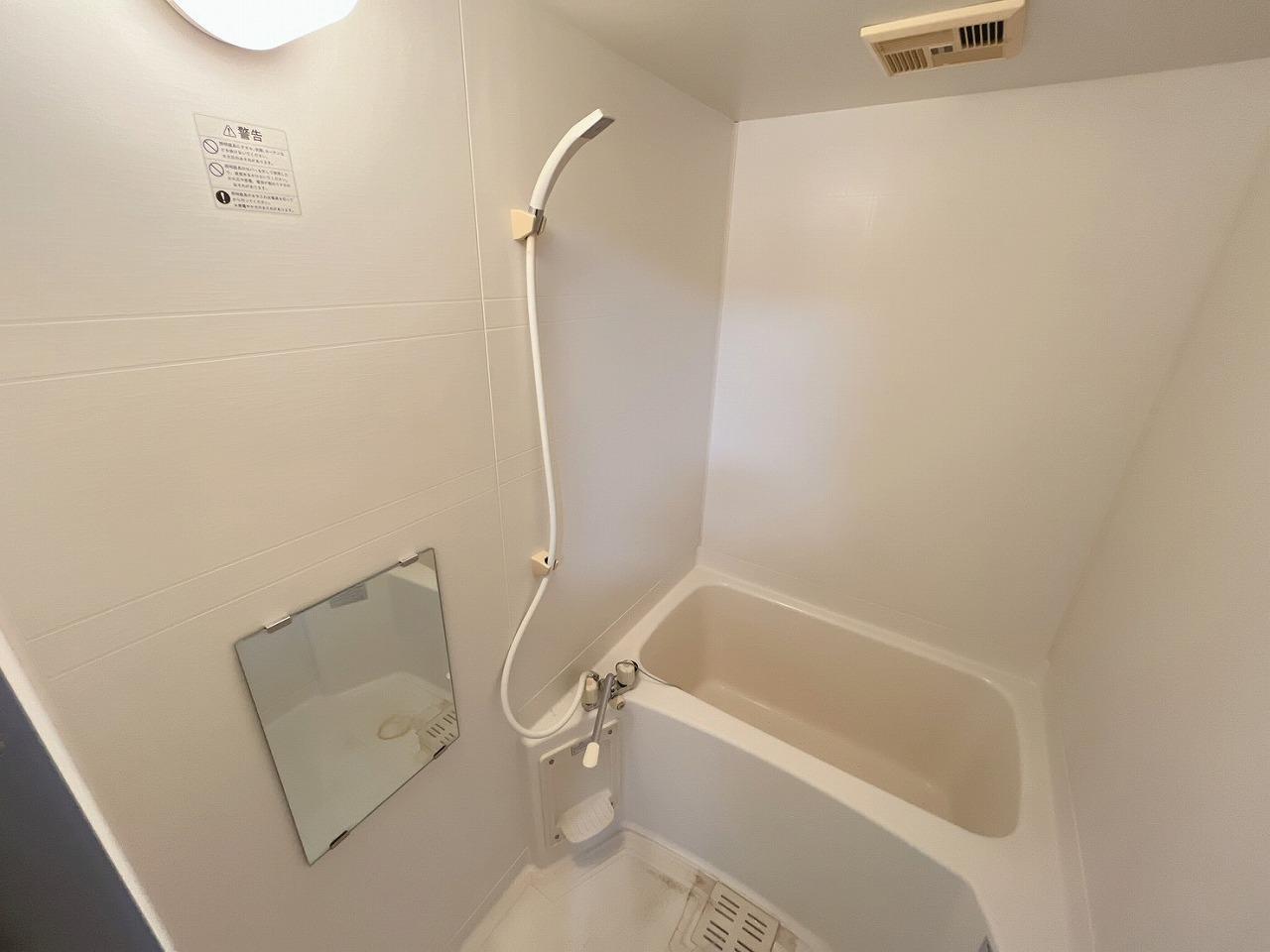 バス・シャワールーム　バスルーム