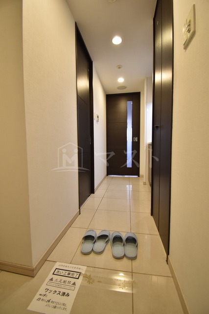 玄関　※建物内別間取参考写真