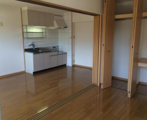 居室・リビング　※別室同じ間取りの写真。現況を優先します。