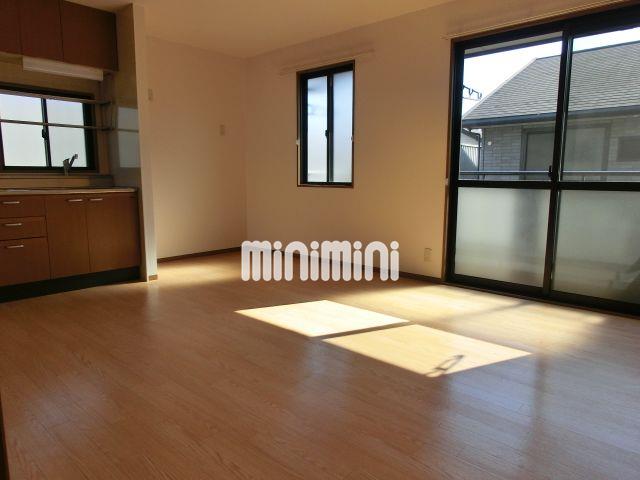 居室・リビング　明るいリビングです