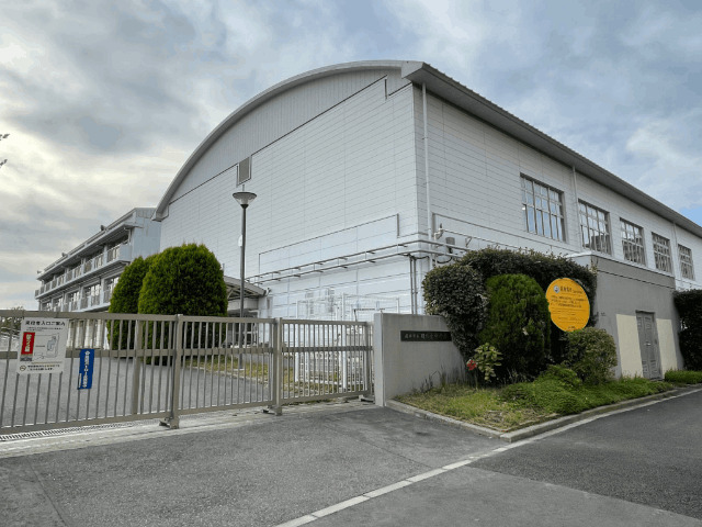 中学校　浦安市立日の出中学校（中学校）まで271m