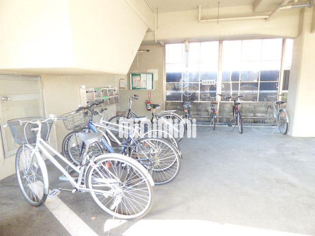 駐車場　駐輪場