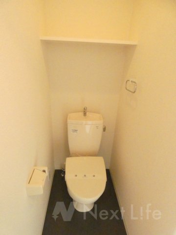 トイレ　メゾン柳