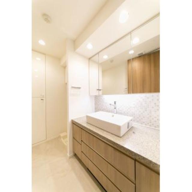 洗面設備　※写真は同タイプ住戸です。