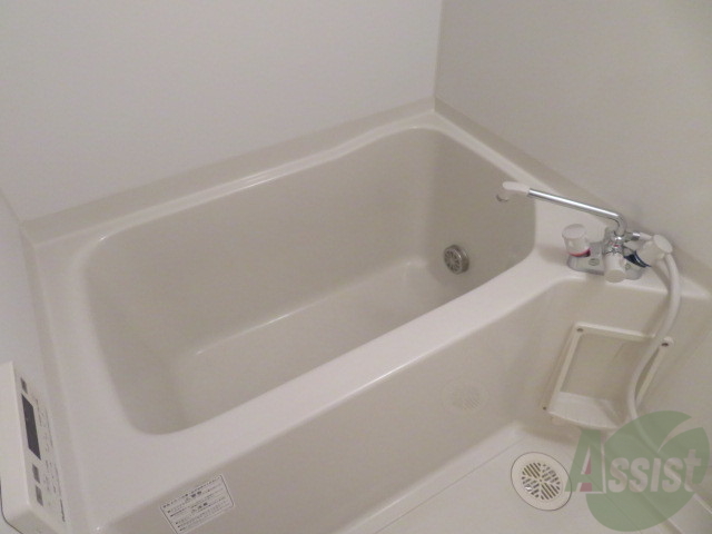 バス・シャワールーム　バスルームはこちらです。広々としてゆったり休めます。