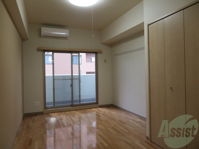 その他部屋・スペース　６．６帖の洋室です。広々として、きれいですね。