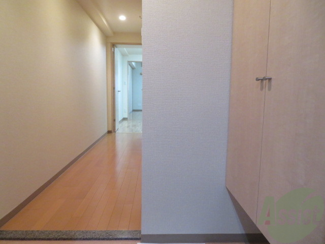 玄関　玄関からの様子を撮影してみました。動線になります。