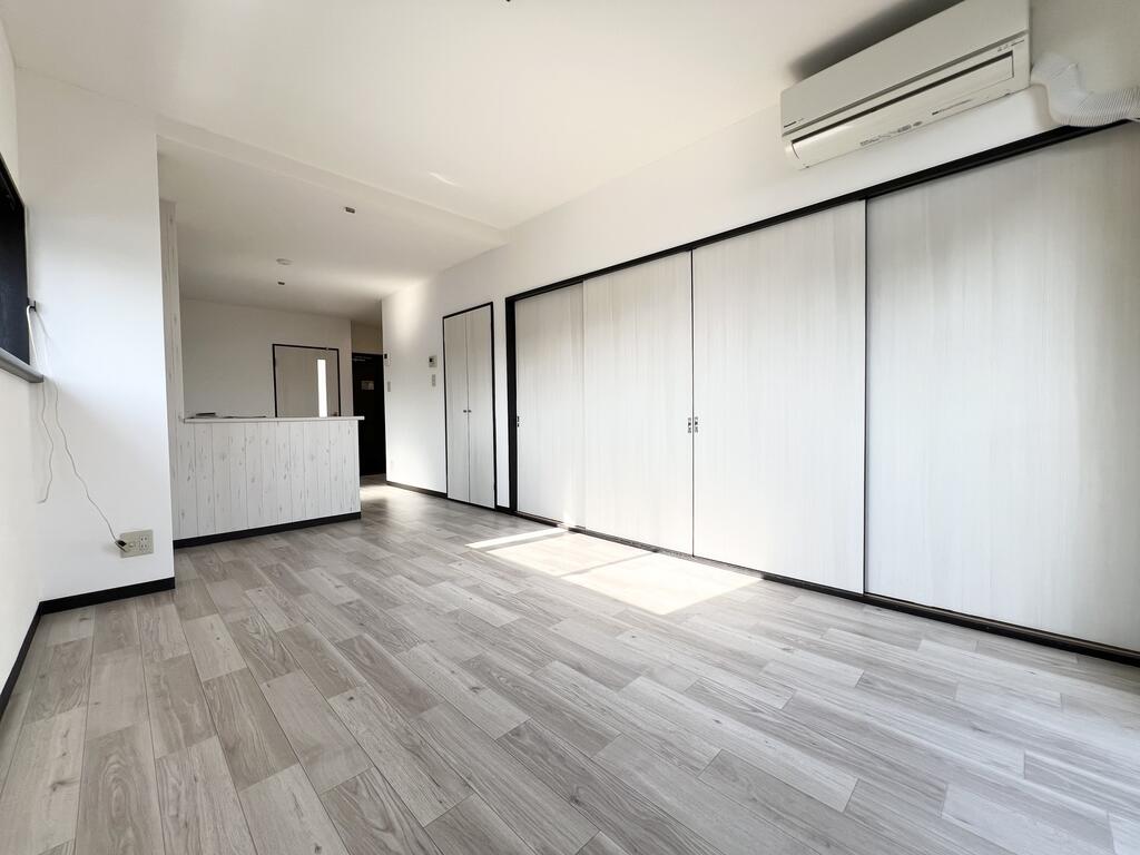 居室・リビング　※写真は反転タイプ