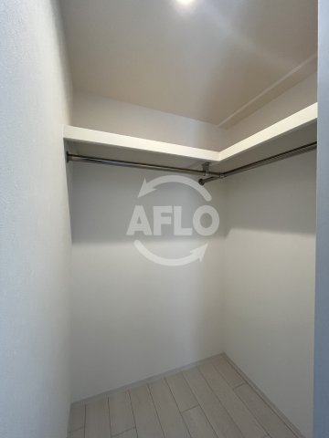 収納　MAXIV CROS 江坂　ウォークインクローゼット