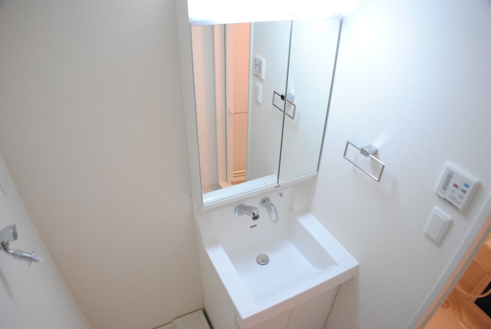 洗面設備　アスヴェル南森町　独立洗面化粧台