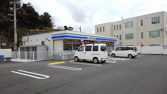 コンビニ　ローソン（コンビニ）まで750m