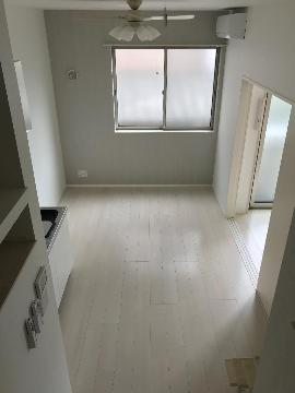 居室・リビング　室内