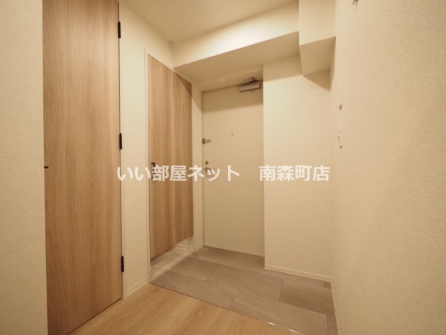 地下鉄谷町線 南森町駅 徒歩9分 12階建 築1年の玄関写真