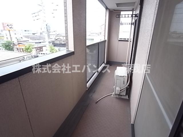 バルコニー　バルコニーからの眺めを楽しみながら食事をしませんか