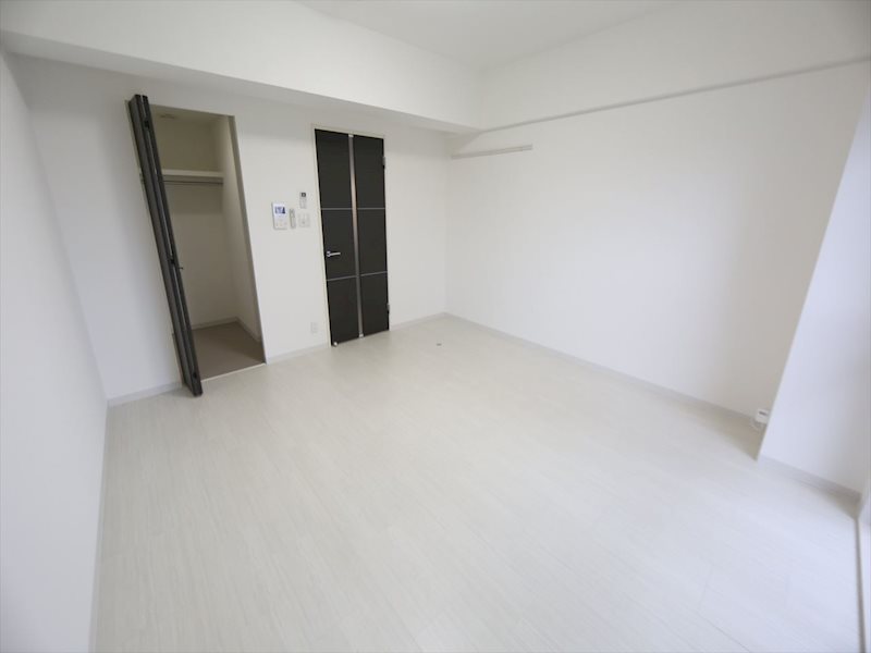 居室・リビング　洋室9.4帖　ウォークインクローゼット　エアコン