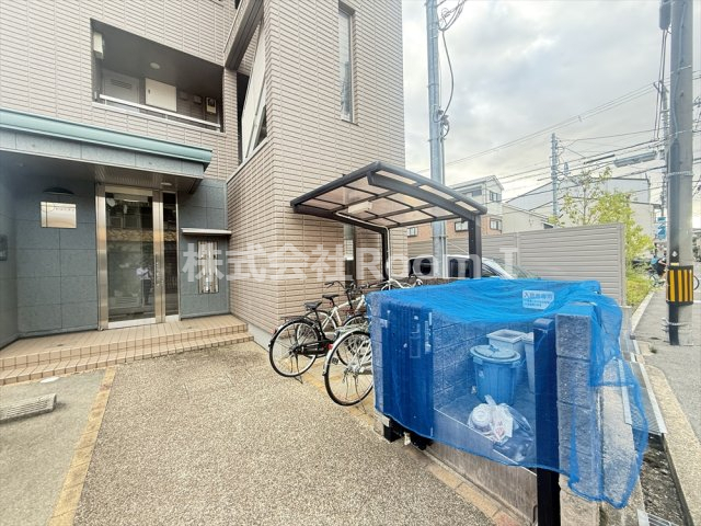 エントランス　清潔なエントランスです