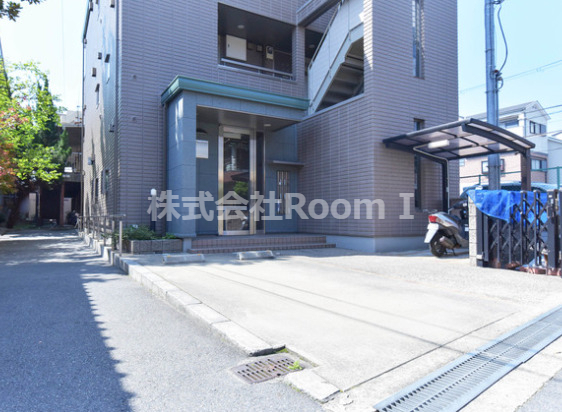 駐車場　駐車スペースもあります