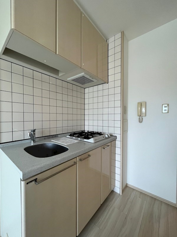 キッチン　※別号室の参考写真になります。