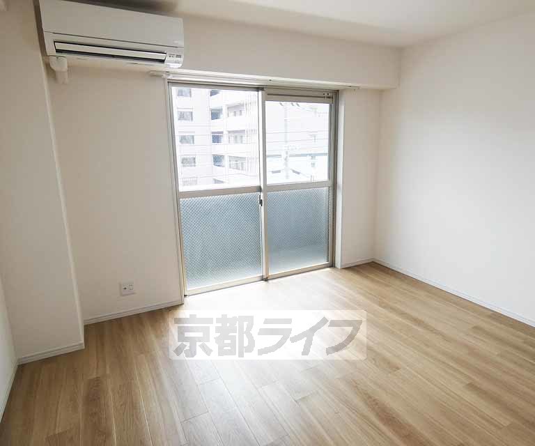 居室・リビング　綺麗なフローリングです。