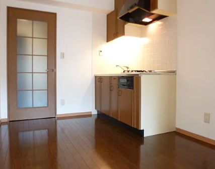 居室・リビング　こちらの居間で趣味の時間をお楽しみください