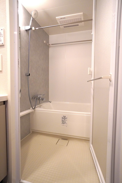 バス・シャワールーム　※写真は同タイプ住戸です。