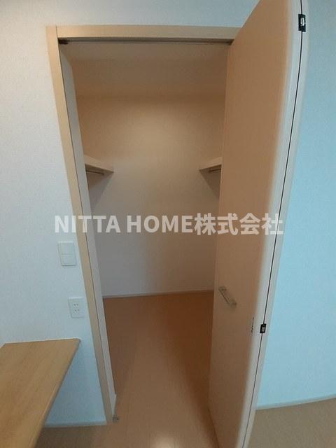 収納　洋室についているウォークインクローゼットになります◇