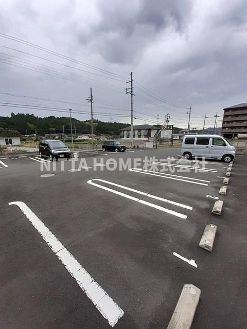 駐車場　敷地内駐車場です◎