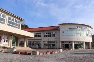 小学校　綾部市立吉美小学校（小学校）まで2775m