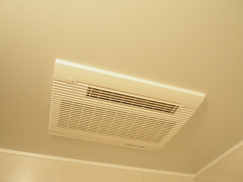 バス・シャワールーム　浴室乾燥機