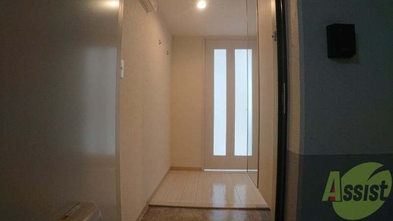 玄関　玄関です。白を基調としていて清潔感があります！