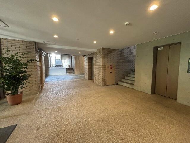 ロビー　ゆとりのあるロビーです