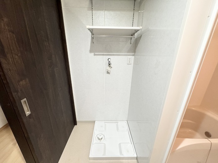玄関　洗濯機置場