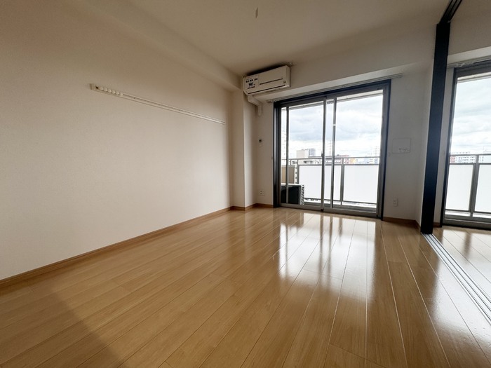 居室・リビング　LDK（別角度）