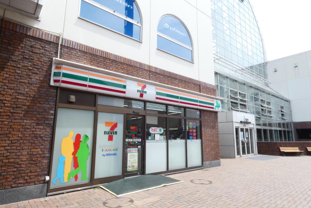 コンビニ　セブンイレブン北海道STサッポロファクトリー店（コンビニ）まで350m