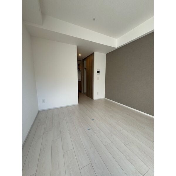 居室・リビング　広々とした洋室です