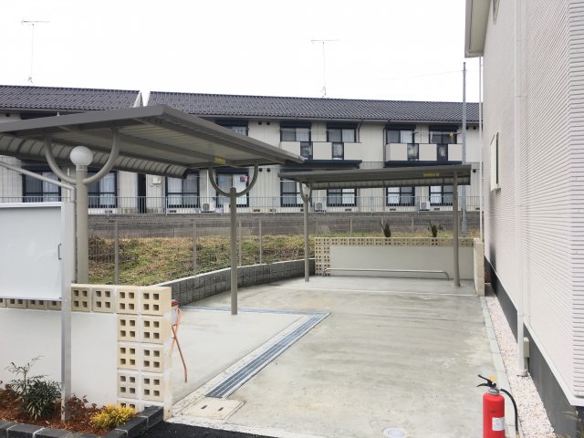 その他共有部分　屋根付きの駐輪場があり自転車の置き場所も困りません◎