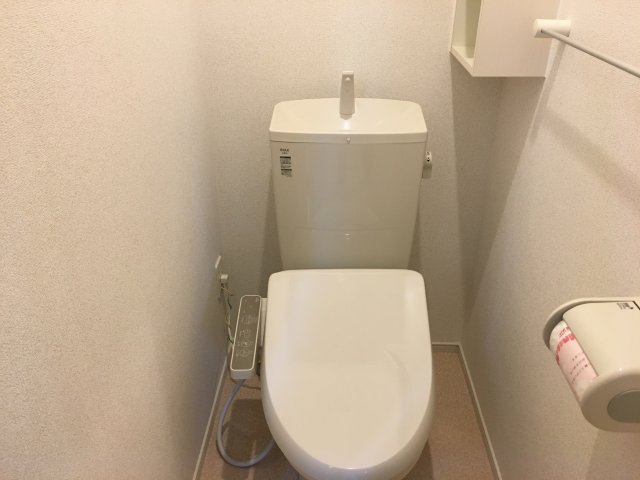 トイレ　温水洗浄便座つき☆