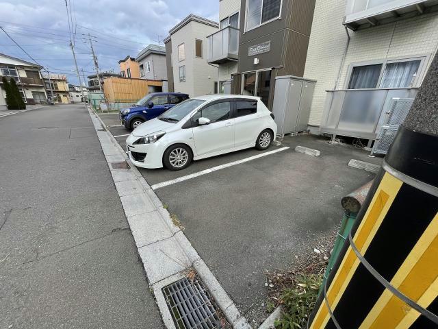 駐車場　駐車場