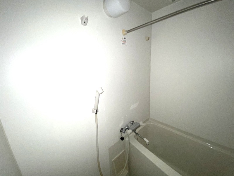 バス・シャワールーム　お風呂とトイレは別です♪