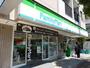 コンビニ　ファミリーマート 上馬交差点前店（コンビニ）まで218m